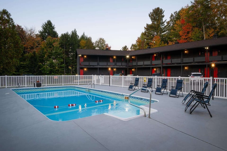 013-trailhead-lodge-fall-2023-web-exterior
