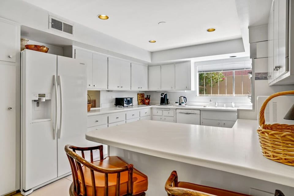 Open-concept kitchen ideal for entertaining while you cook.