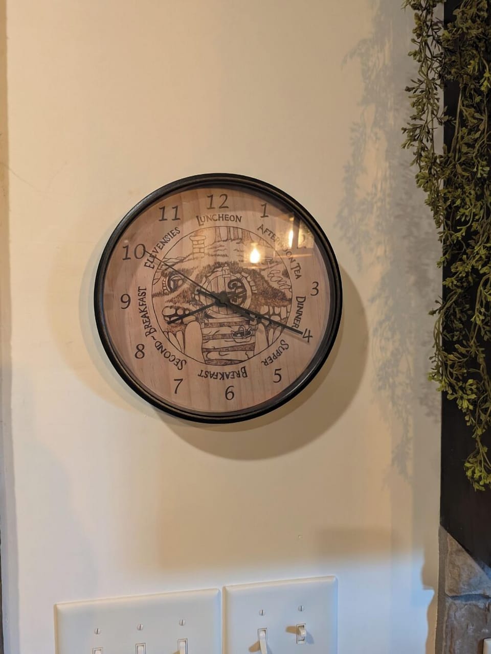 Hobbit clock