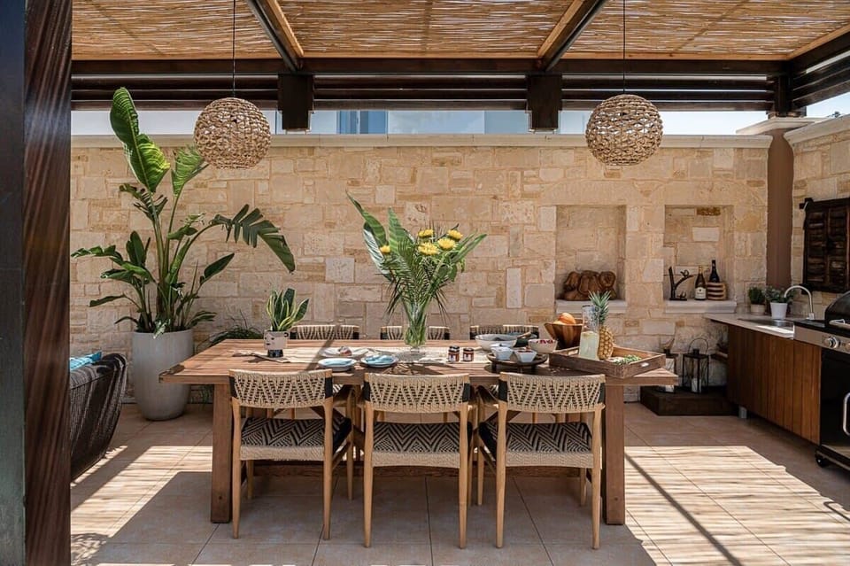Refined Exterior Dining Space Designed for Comfort