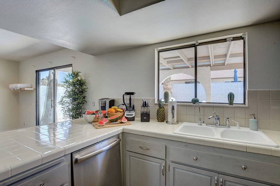 Cook in style in this sleek, well-lit culinary haven.