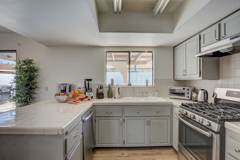 Cook in style in this sleek, well-lit culinary haven.