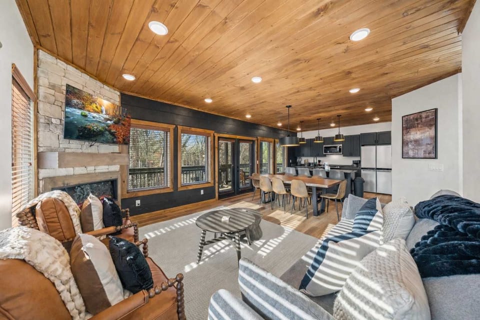 Main level living area with the kitchen, dining, and living room. 