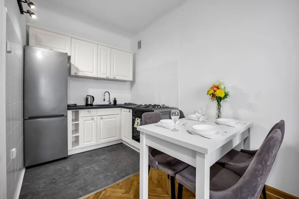 Fully Equipped Kitchen | Book Now with RENTUJEMY.COM