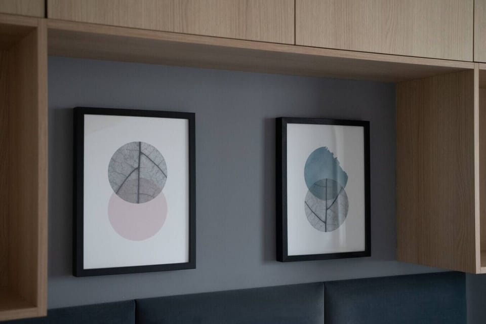 Decorative Details | Book Now with RENTUJEMY.COM