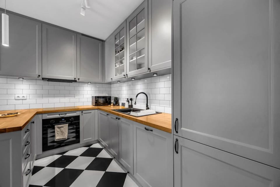 Fully Equipped Kitchen | Book Now with RENTUJEMY.COM