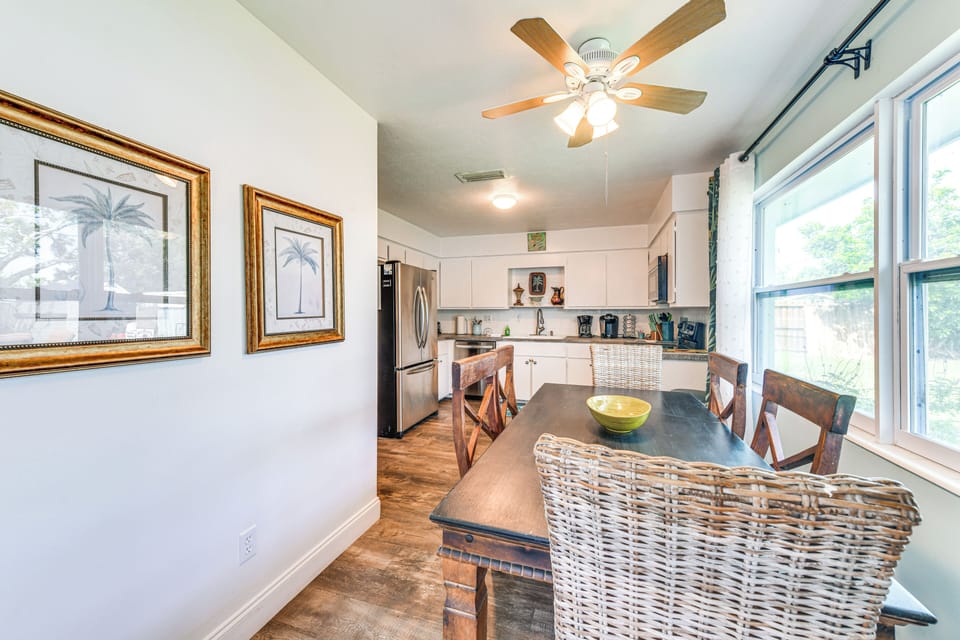 Dining Area | Dishware & Flatware