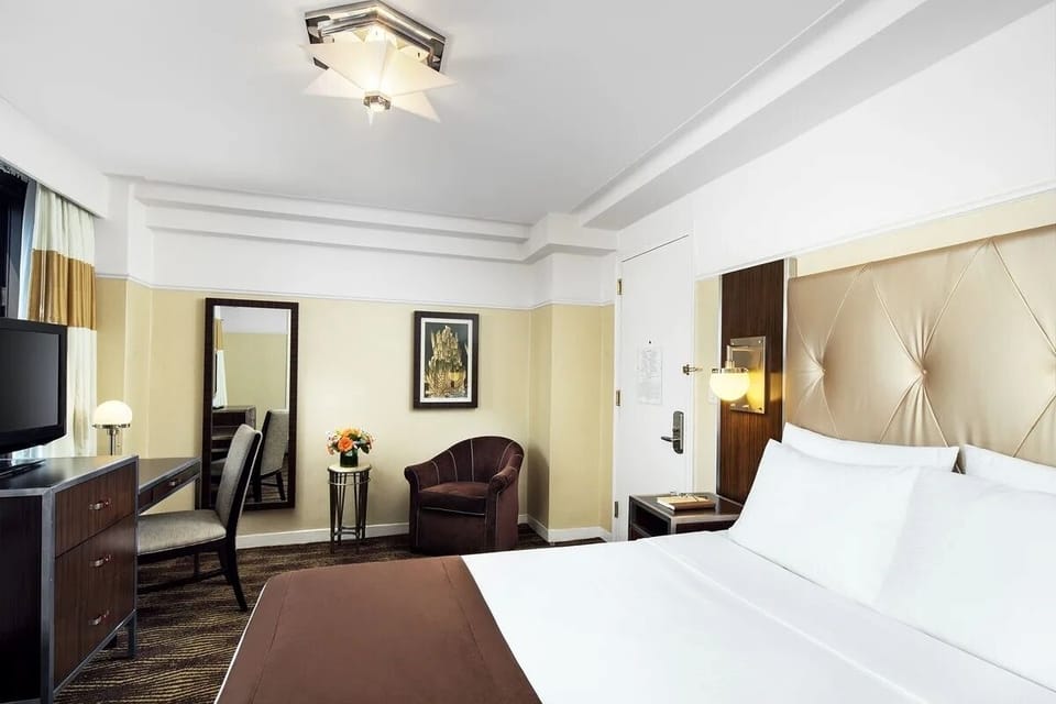 1 Queen size bed unit