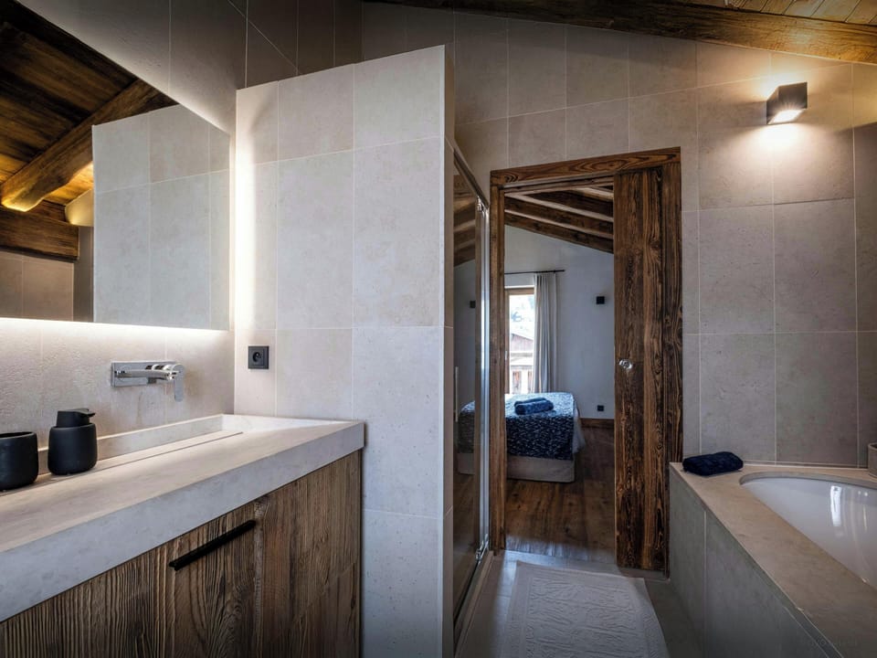 Bathroom - bedroom 1