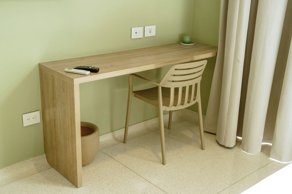 Desk, room 10, Terrazas Hotel Boutique