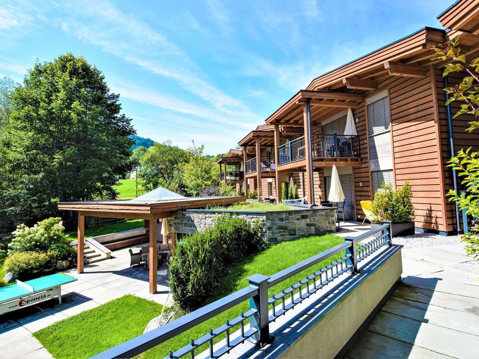 Shrub, Porch, Garden, Balcony, Estate, Eco Hotel, Shade, Yard, Landscaping, Resort