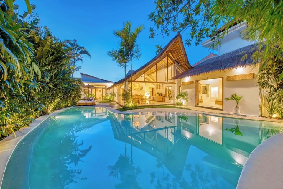 Perfect evenings filled with warm light, soft breeze, and quiet tropical charm