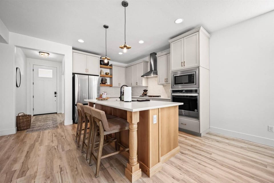 Contemporary kitchen design perfect for any family!