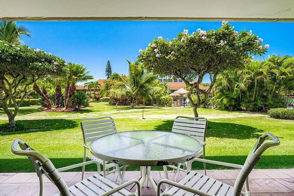 Enjoy your time on the lanai  soaking in tropical garden and sunset views.