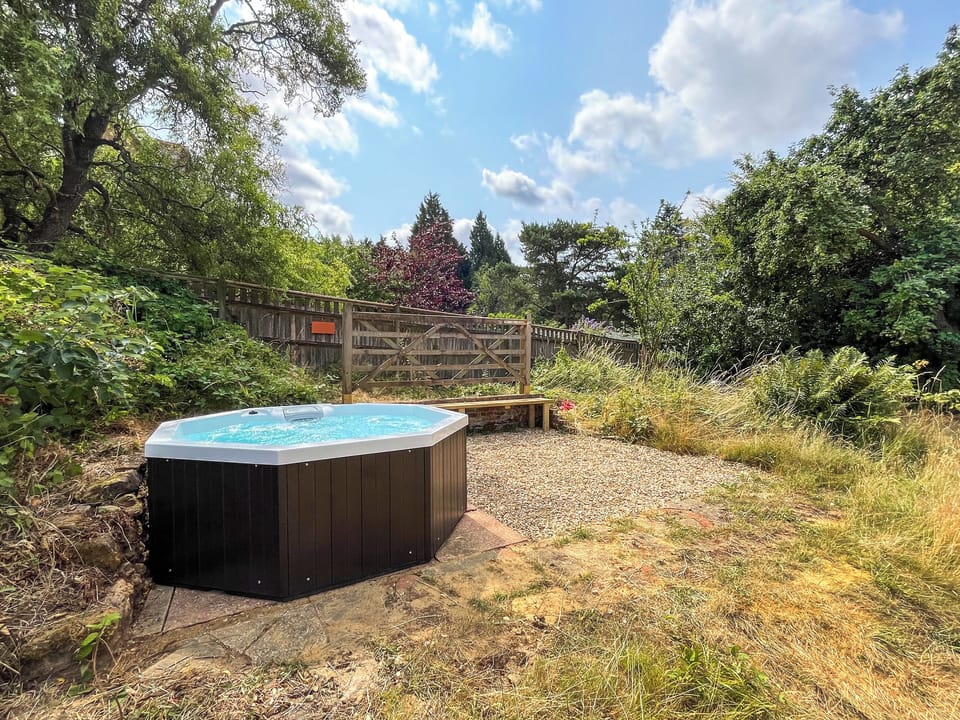 Hot tub | The Pavilion, Dorking