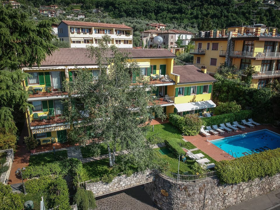 eca7a7ac-bf2e-4f44-8717-2e16211213da