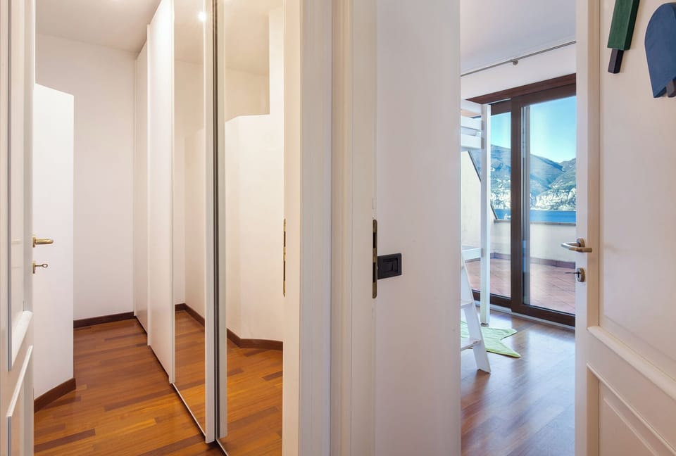 d7407828-a323-4a64-ae8c-ca5fc9174843