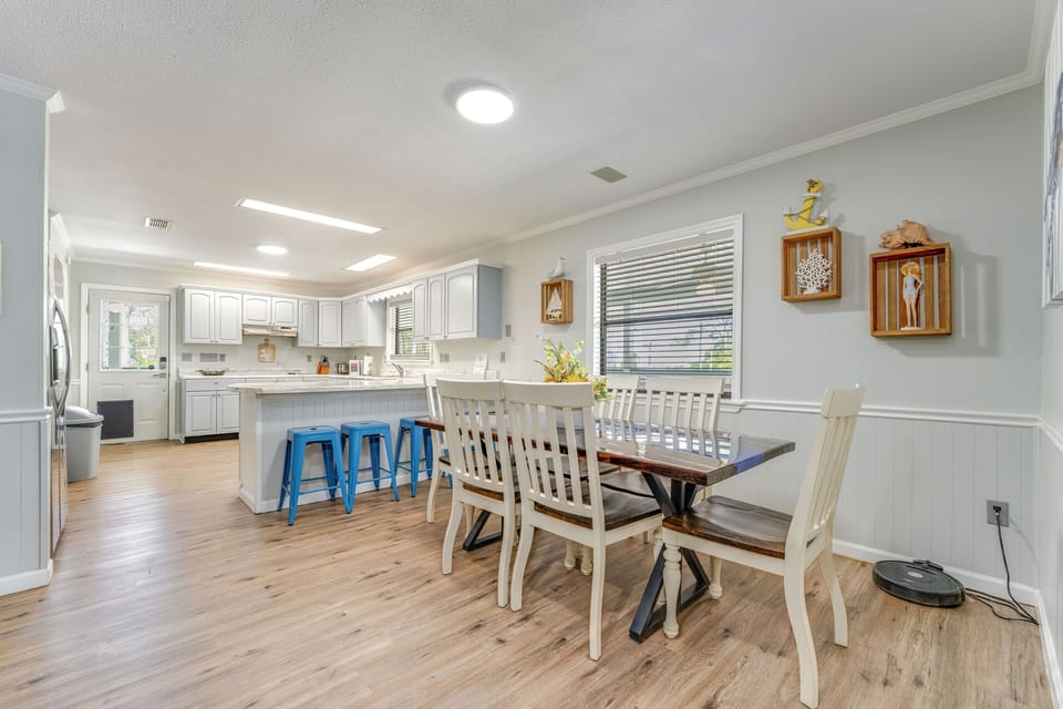 Upstairs dinning and kitchen