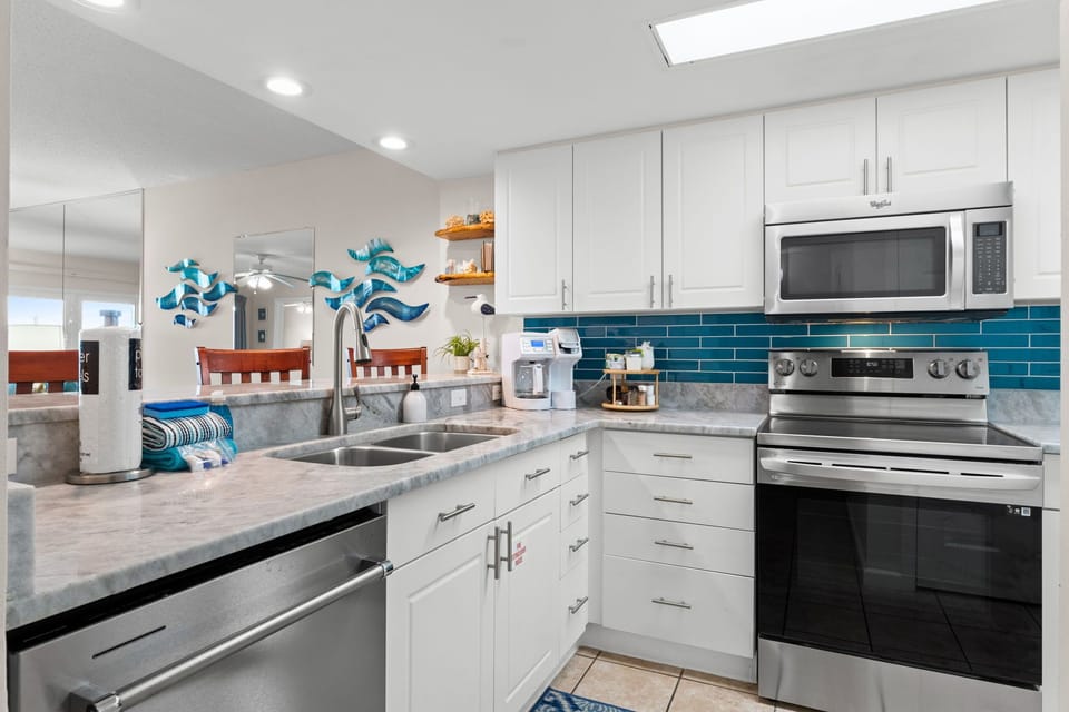 From pancake breakfasts to sunset snacks, the kitchen has everything you need.