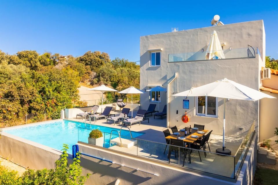 Beautiful villa with private pool and terrace