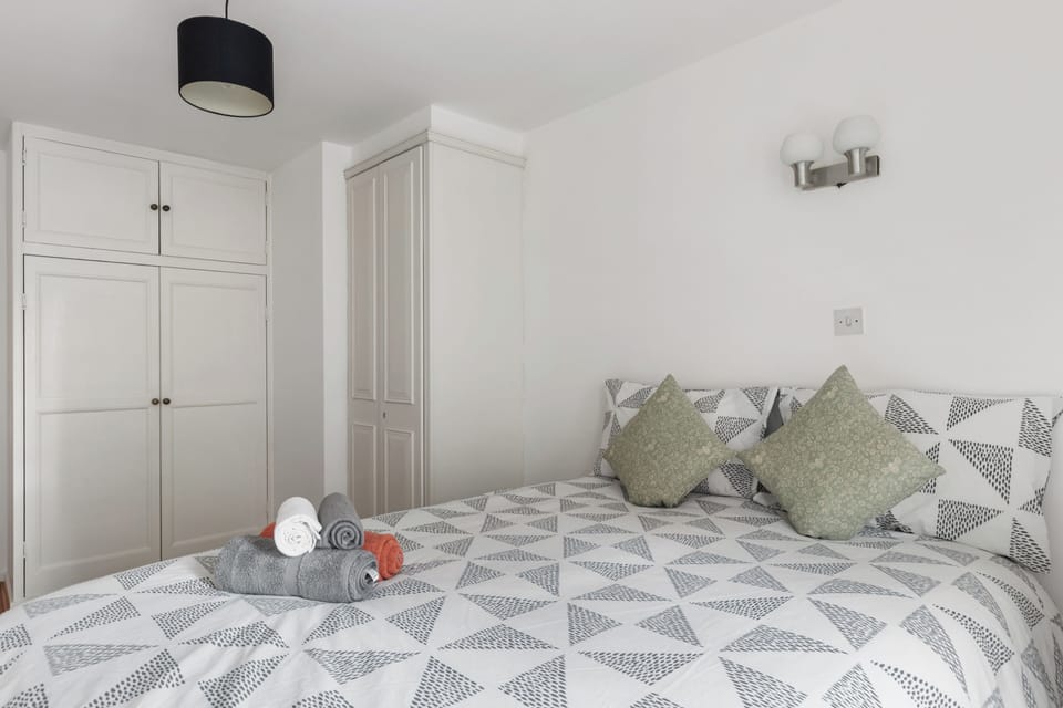 102 Rochester Row SW1P-8 (1)