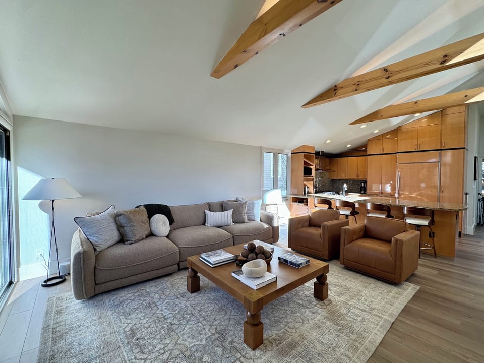 Living room & kitchen
