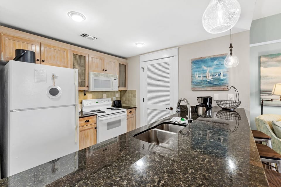 Kitchen 03