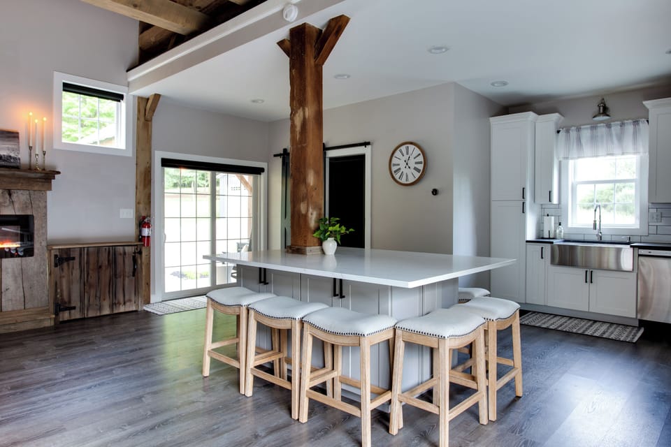 Dining bar