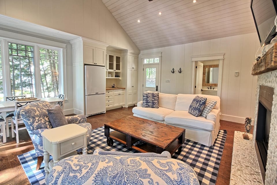 Guest House Living Area