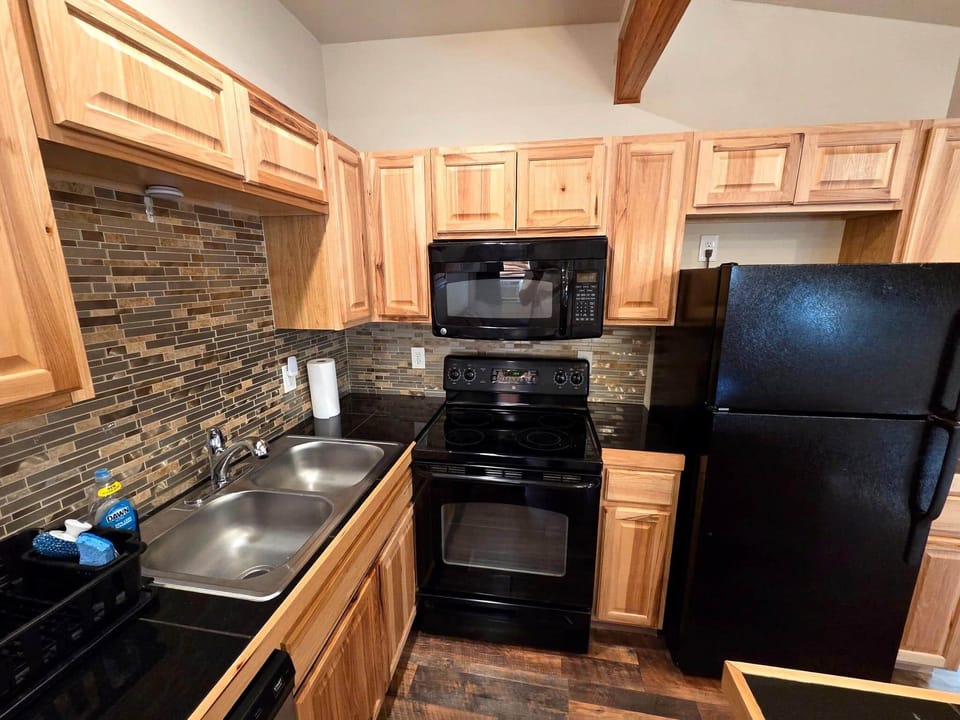Interior kitchen final 6percent