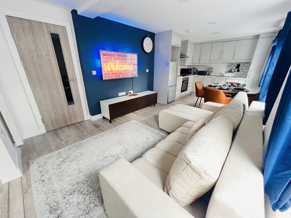 Living Room / Lounge