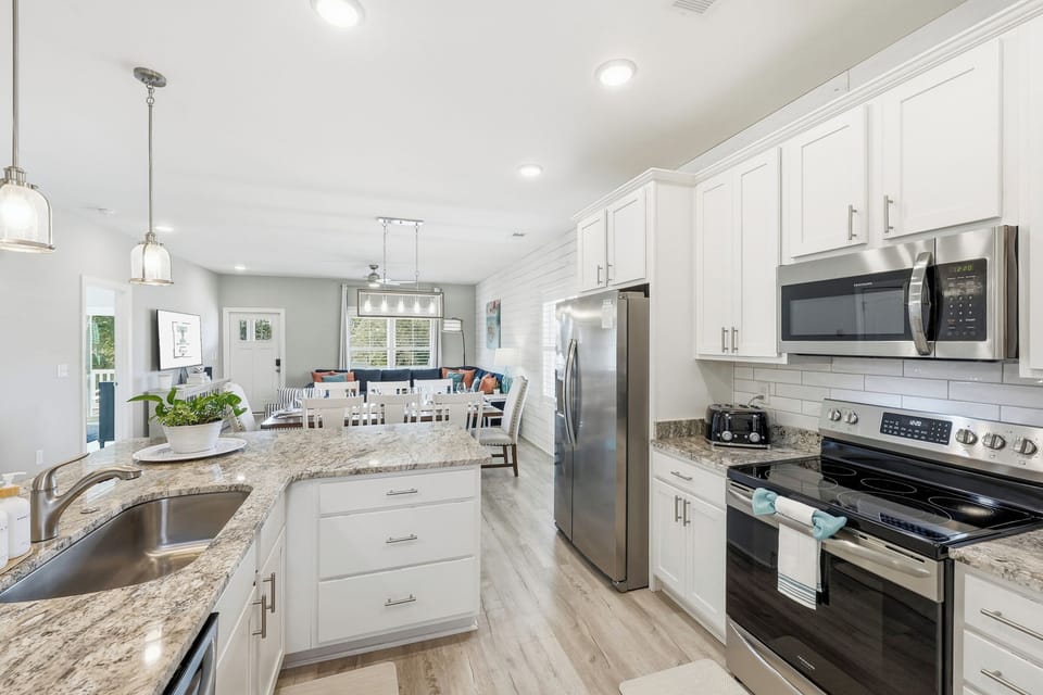 Fully equipped chef’s kitchen ideal for family meals and group entertaining