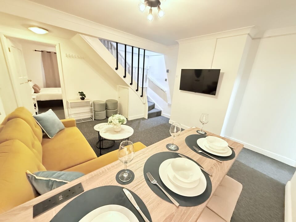 Living Room / Lounge
