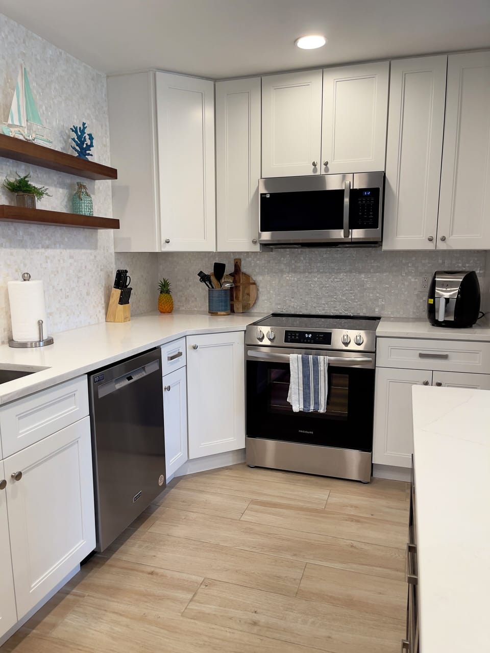 Full kitchen