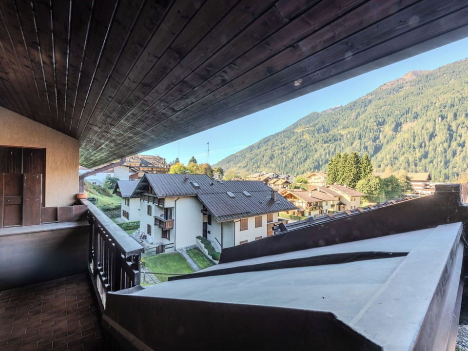 Shade, Daylighting, Balcony