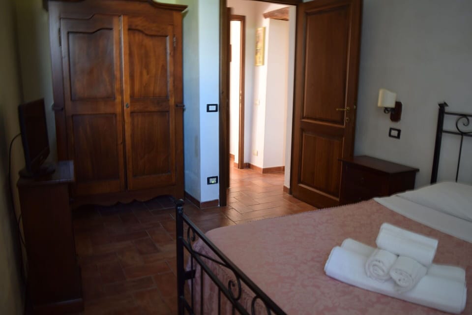 Autumn, Bedroom, Spring, Summer