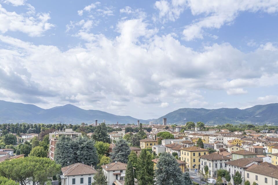 Autumn, Bedroom, Kitchen, Living Room, Spring, Summer