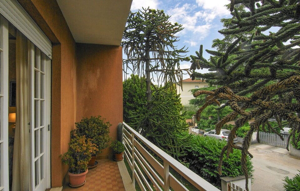 Autumn, Balcony / Terrace / Patio, Spring, Summer