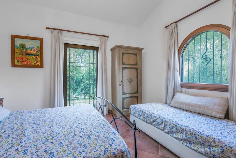 Autumn, Bedroom, Spring, Summer