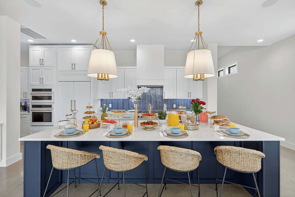 Dining Areas - Breakfast Bar Seating