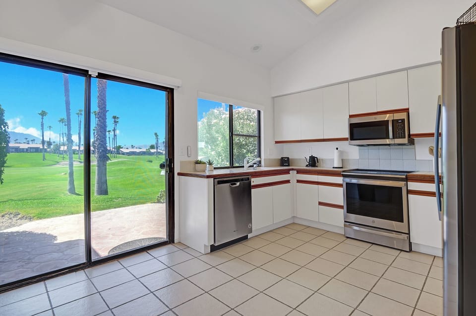 KITCHEN.jpg mls