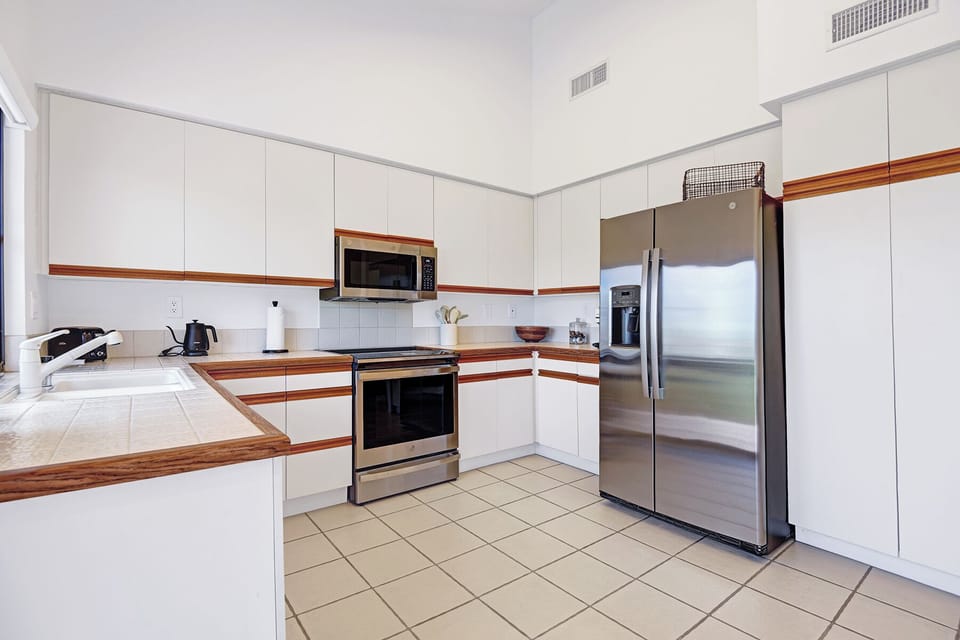 KITCHEN REVERSE.jpg mls