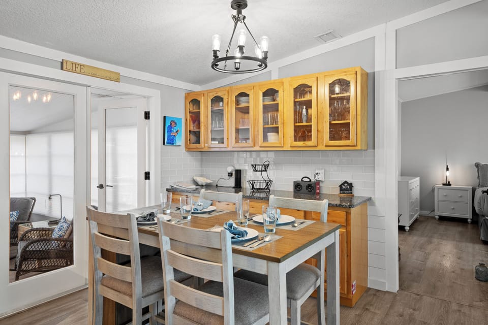 dining area with seating for four, right off the kitchen