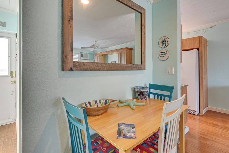 Dining Area | Dishware & Flatware