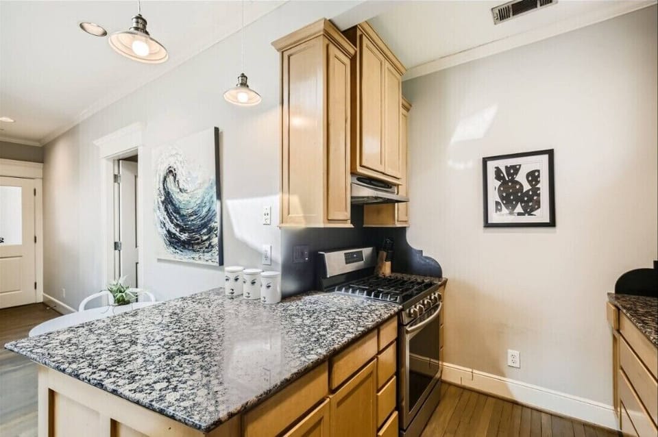 Your happy kitchen for quick bites or leisurely cooking.