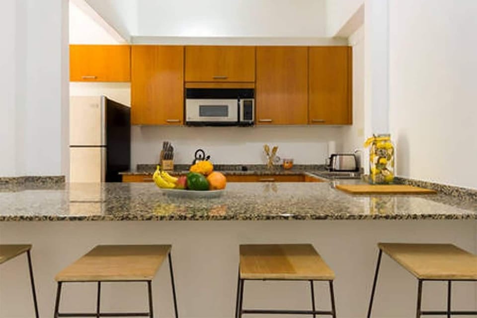 Full Kitchen 