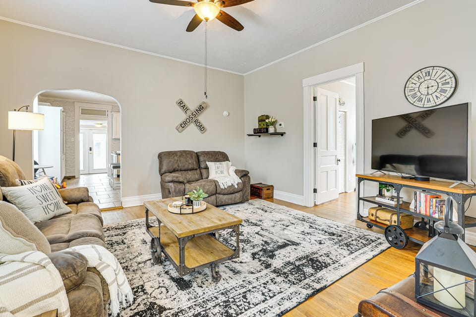 New Albany Vacation Rental | 3BR | 1.5BA | 1,400 Sq Ft | 3 Steps to Enter