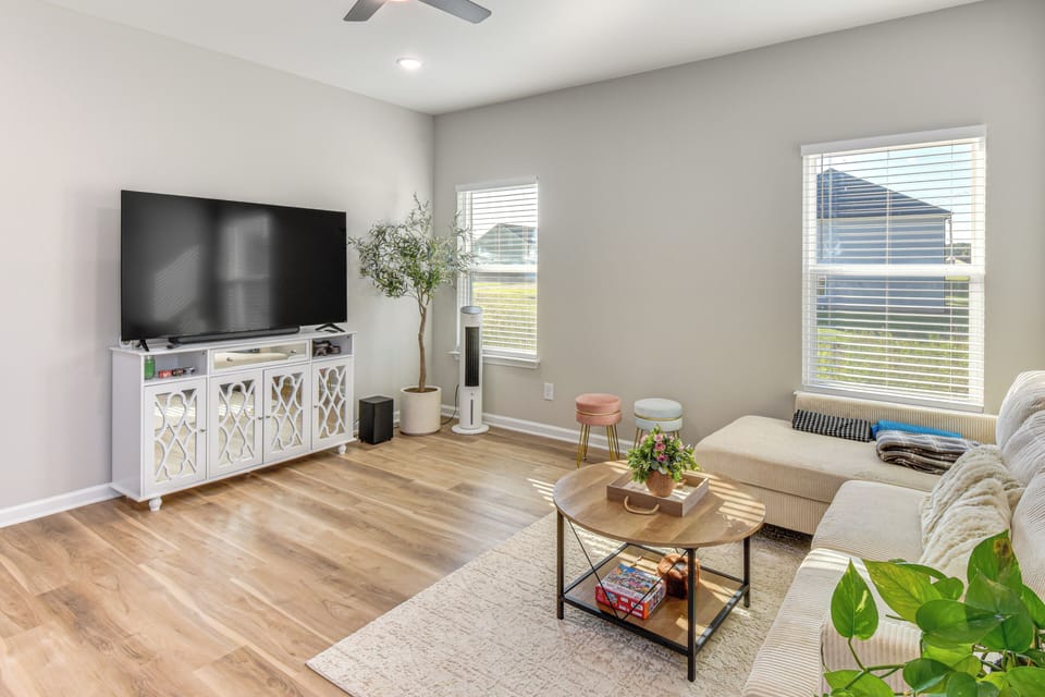 Lavonia Vacation Rental | 3BR | 2BA | 1 Step Required | 1,700 Sq Ft