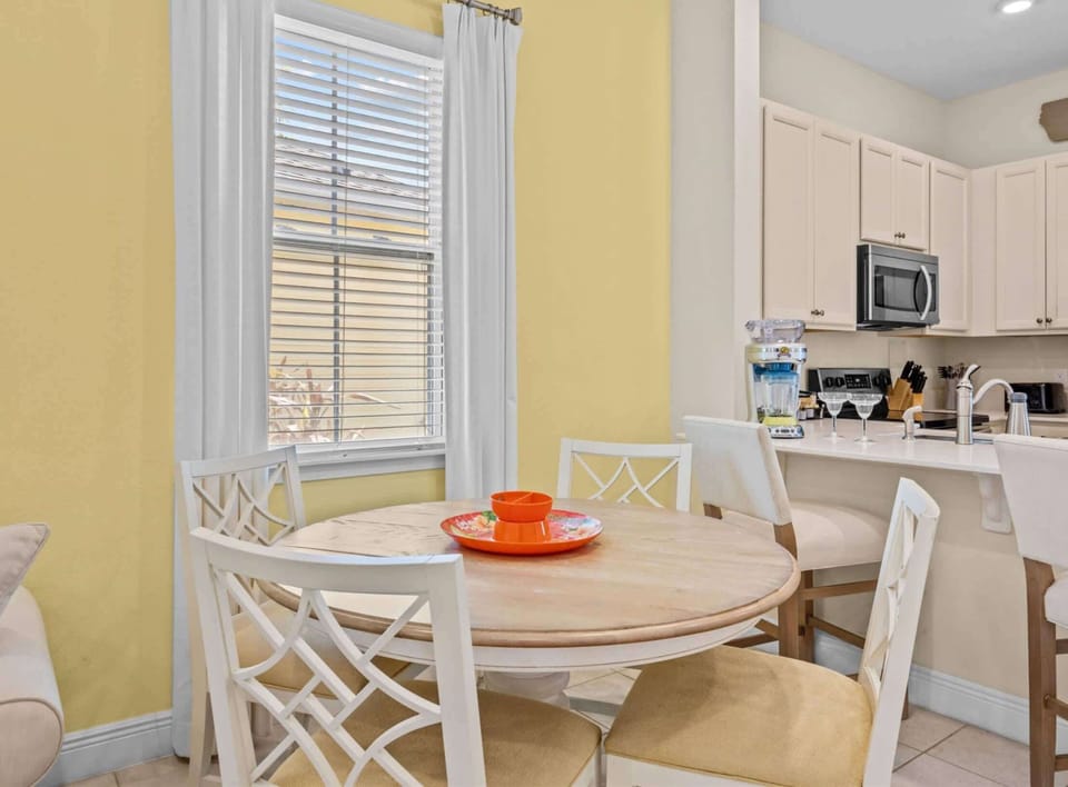 Dining table with seating for 4 