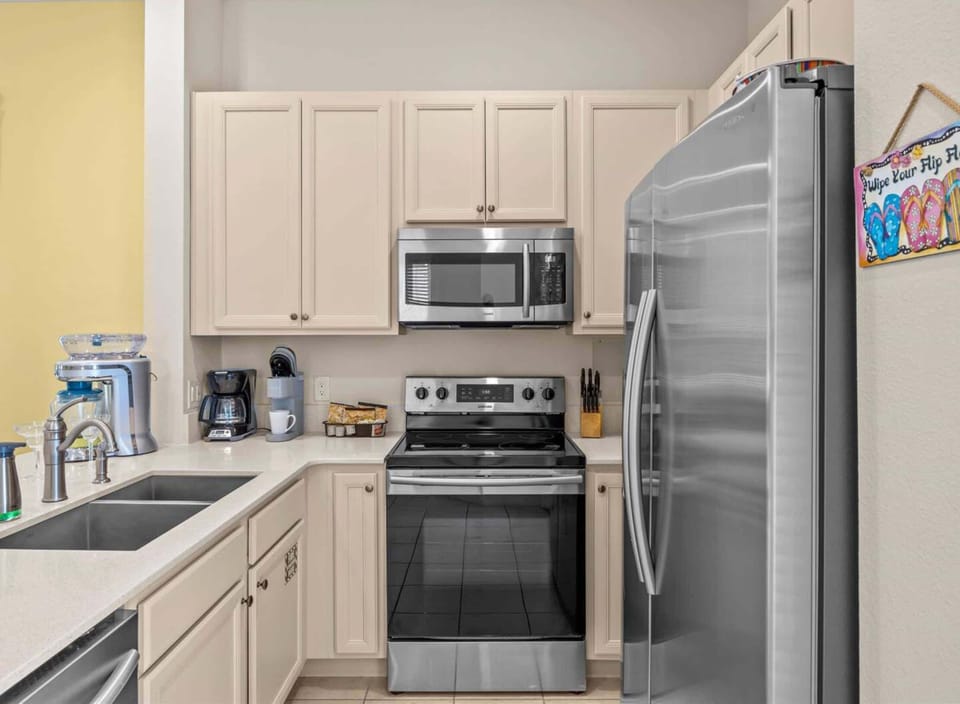 Prepare your favorite meals in the full kitchen 